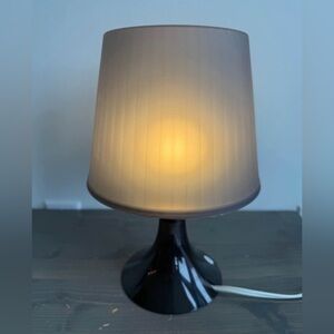 Vintage IKEA lampan
Grey plastic